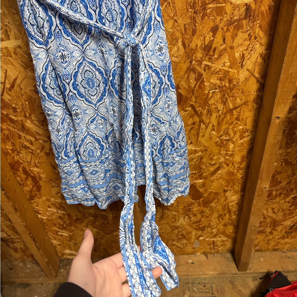 Sugarlips Blue and White V Neck Dress - Picture 4 of 10